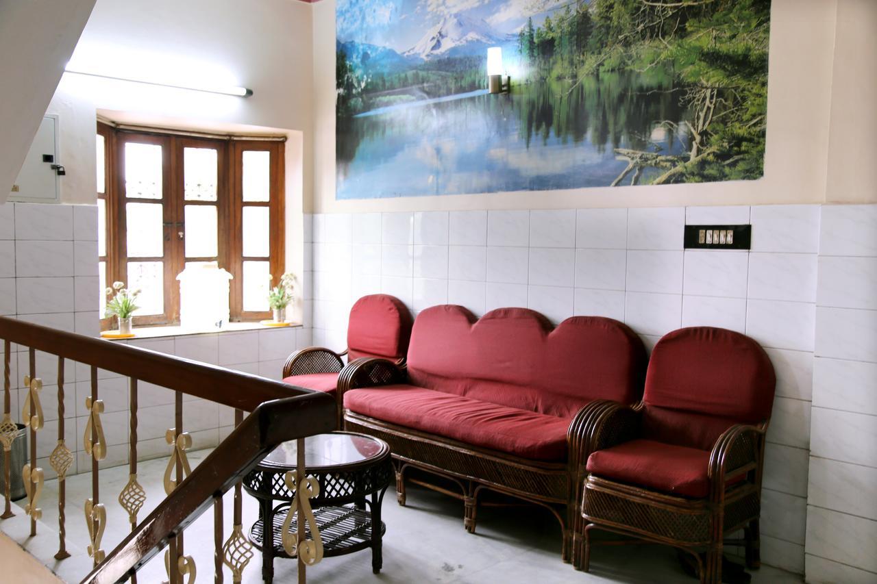 Hotel Suriyapriya Cuddalore 外观 照片